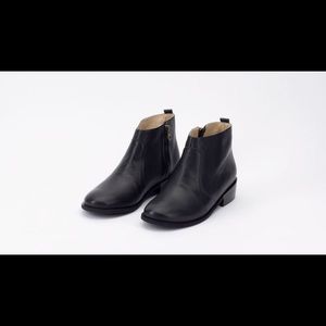 Wildfang Cara Black leather boots (size 10)